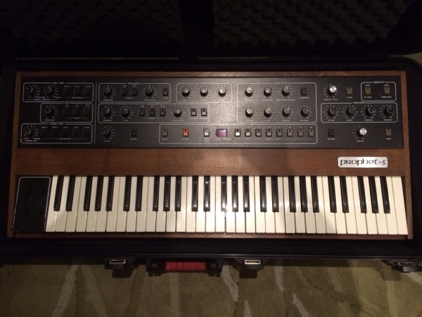 Sequential Circuits Prophet 5 Rev 3.3 MIDI