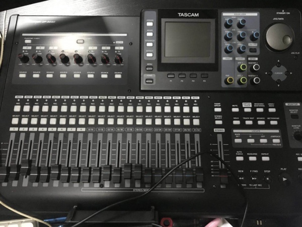 低价出售全新TASCAM达斯冠DP-32SD多轨录音机