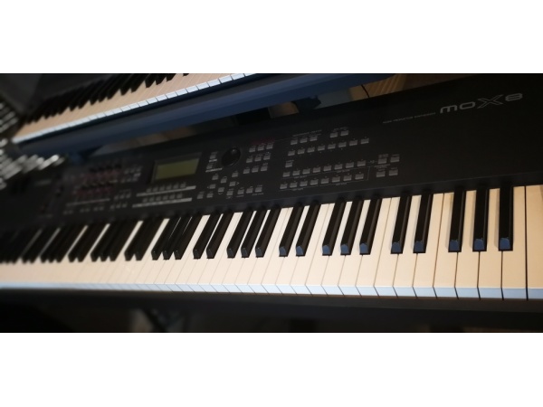 YAMAHA MOX8ϳ